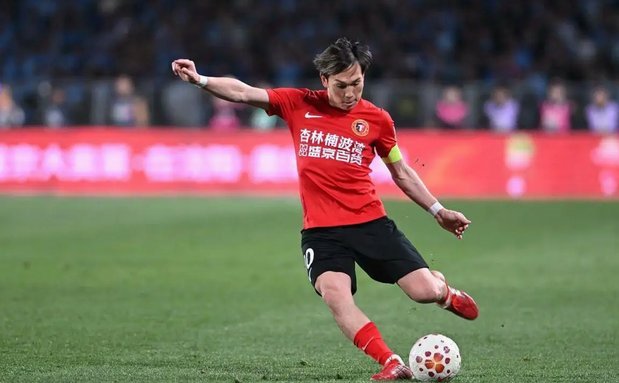 中超-韦斯利闪击制胜 新鹏城1-0铁人终结3连败
