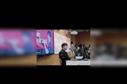 刚开开视频问一下留洋这场上了几个？