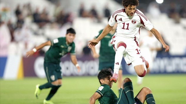 半场：U17国足1-0卡塔尔，何思凡兜射世界波