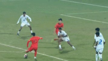 半场：U17国足1-0卡塔尔，何思凡兜射世界波