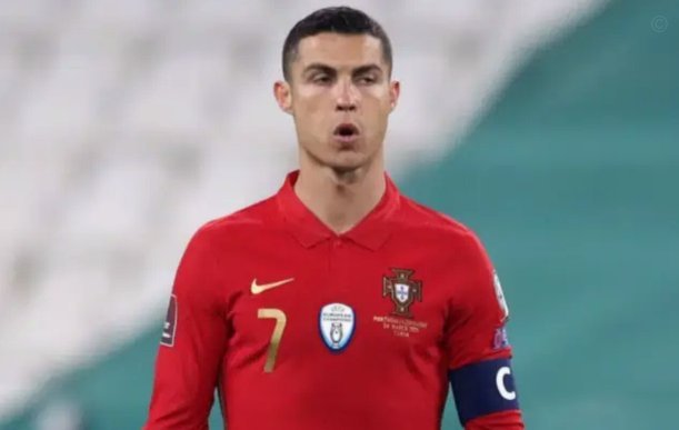 荷兰0-1阿尔及利亚全场数据：射门17-8，绝对机会3-0