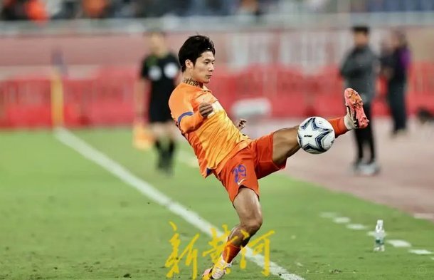 李平康：巴西后腰接近加盟泰山，类型近似乌索不到30岁